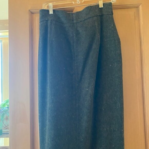 Max Mara Virgin Wool Size 10 Black Brown Herringbone skirt - Picture 2 of 11